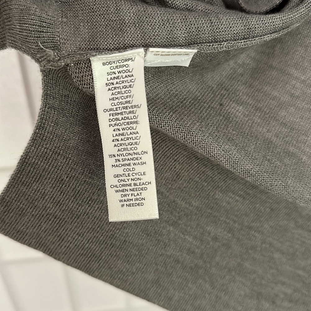 Loft Simple, Elegant, Lightweight Gray Cardigan - image 4